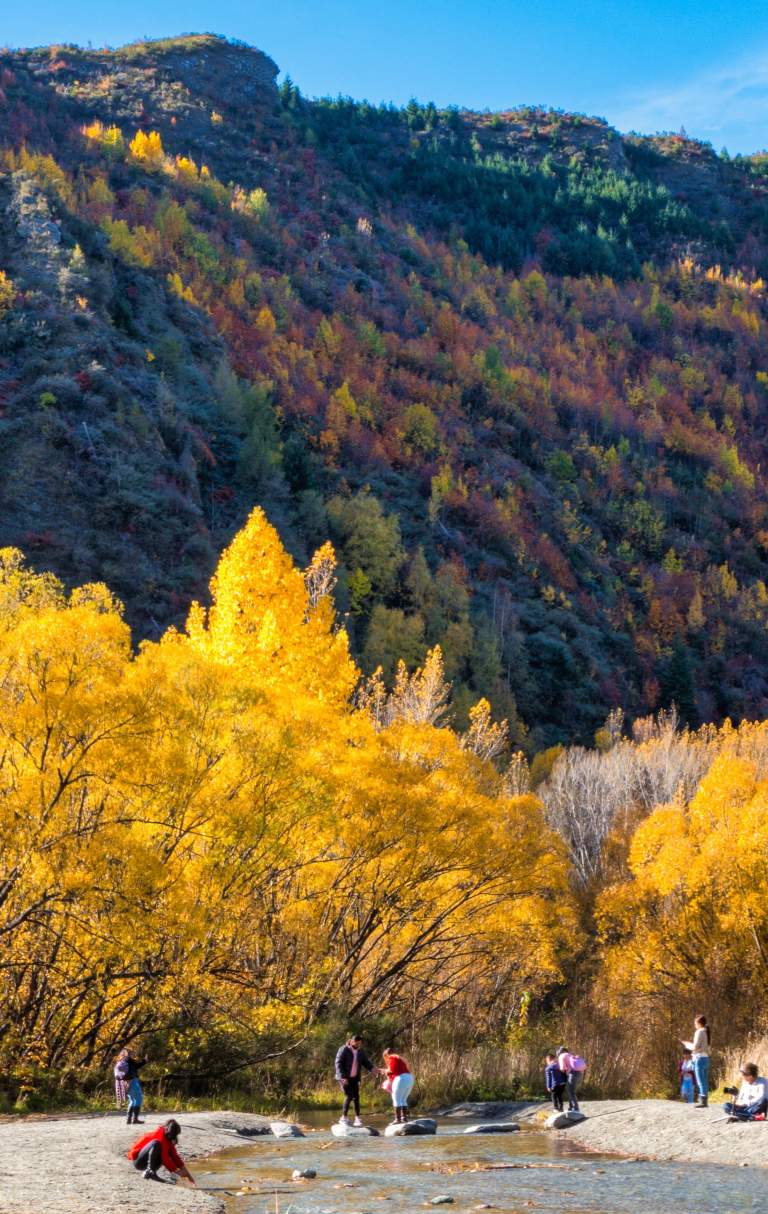 Arrow River gold panning